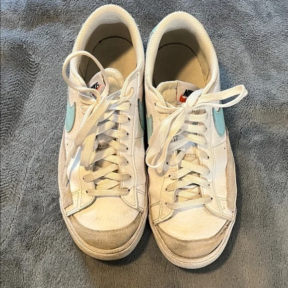 Nike Women's White and Light Blue Sneakers - Picture 6 of 7